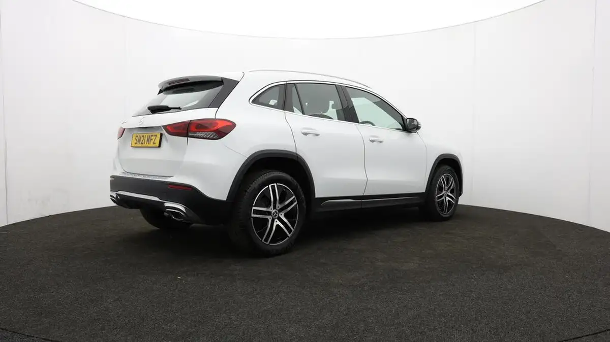2021-mercedes-benz-gla-class-20d-gla-200d-sport-big-28