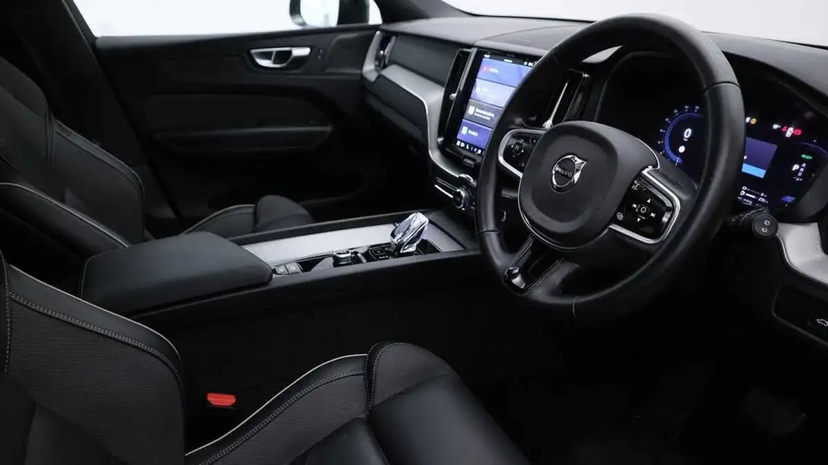 2024-volvo-xc60-20-t6-plus-black-edition-big-8