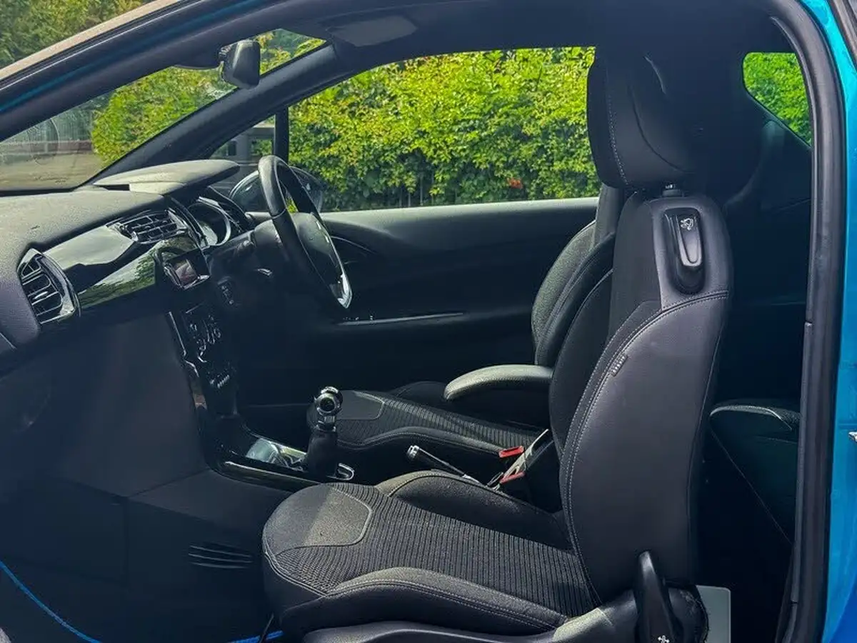 2014-citroen-ds3-16e-hdi-dstyle-plus-90bhp-airdream-big-15