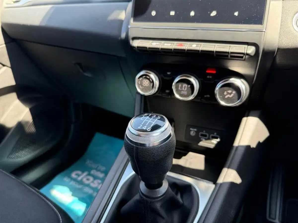 2021-renault-captur-13-tce-iconic-140ps-big-40