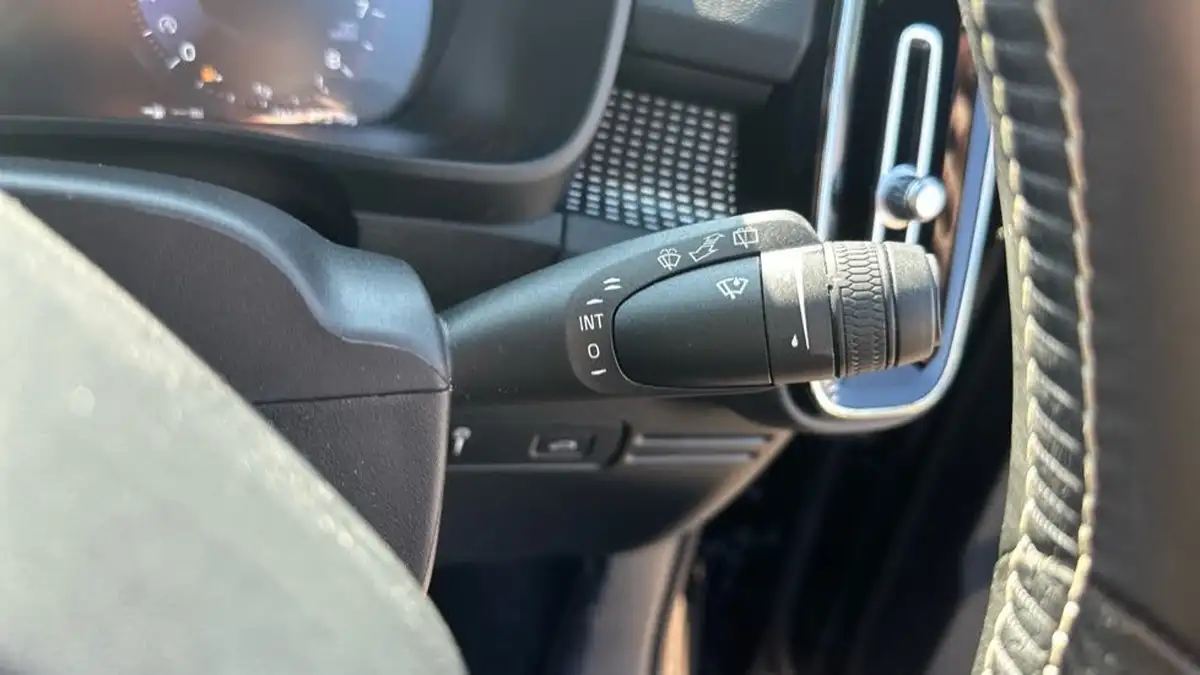 2021-volvo-xc40-15-t3-r-design-161bhp-big-20