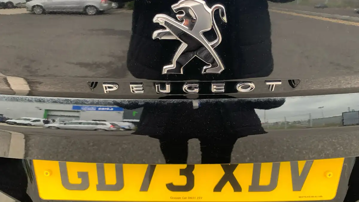 2024-peugeot-3008-suv-12-puretech-gt-136ps-hybrid-e-dsc6-big-25