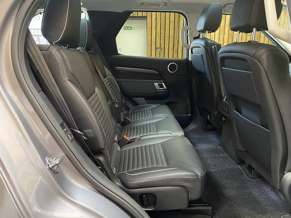 2020-land-rover-discovery-30-sd6-hse-big-58