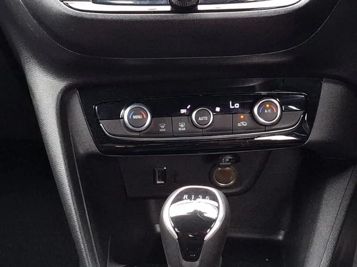 2022-vauxhall-corsa-12-turbo-gs-line-100ps-big-10