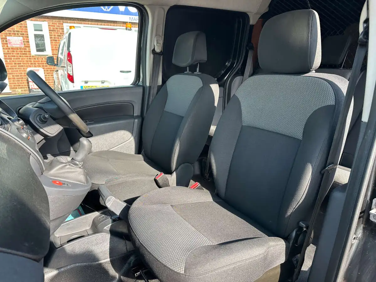 2019-renault-kangoo-maxi-15td-ll21-energy-dci-90-maxi-business-panel-big-25