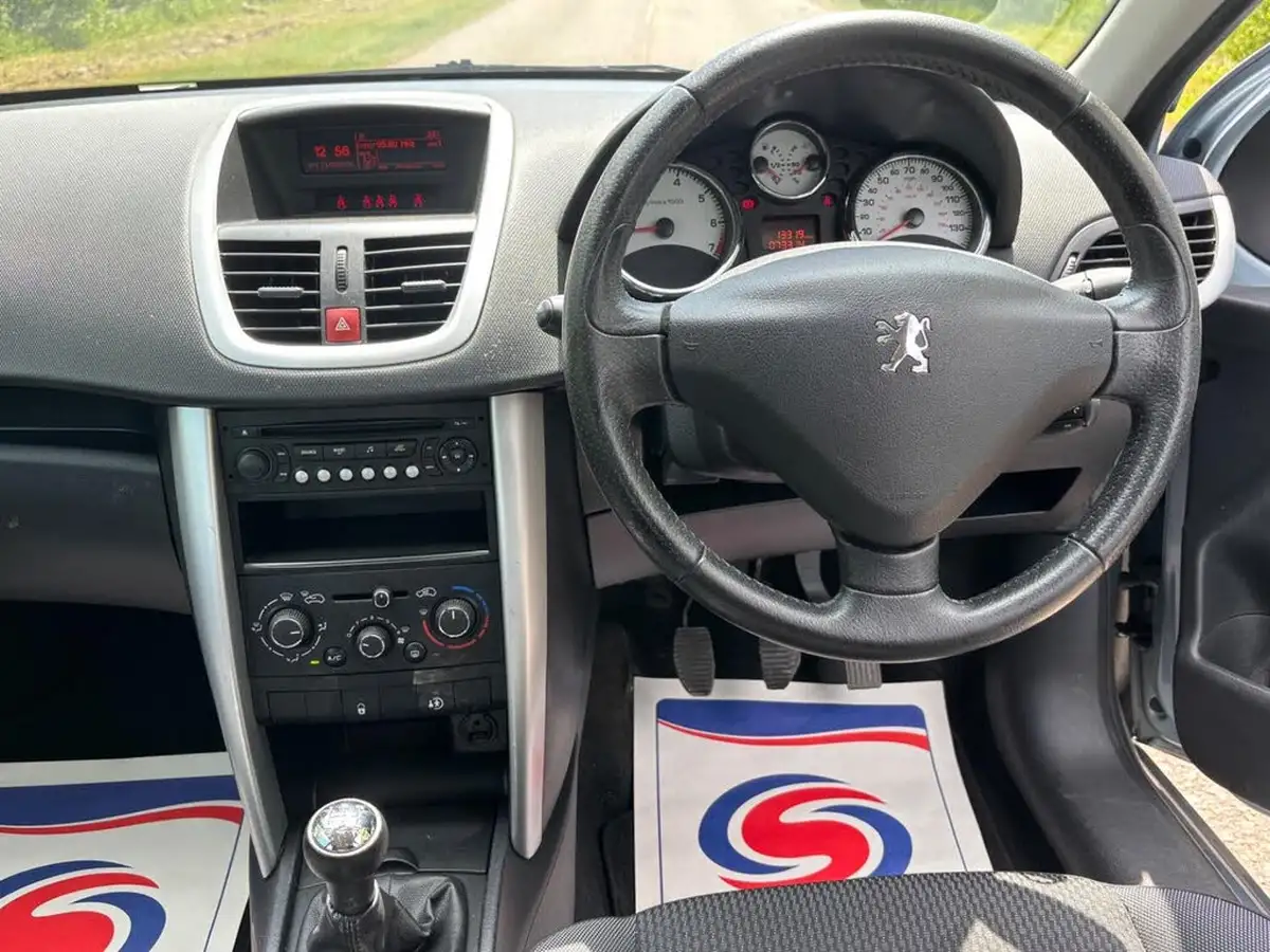 2011-peugeot-207-14-active-75-5d-1360cc-big-21