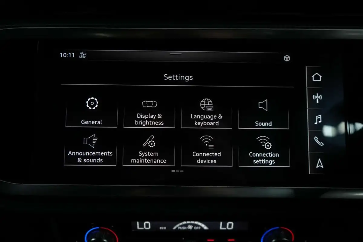 2019-audi-q3-20-40-tfsi-s-line-big-40