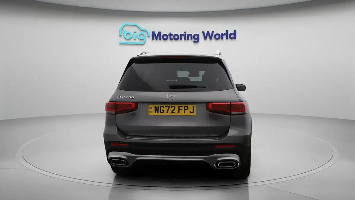 2021-mercedes-benz-glb-class-13-glb200-amg-line-8g-tronic-big-6