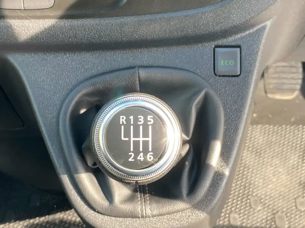 2021-renault-trafic-20dci-sl30-energy-120-business-panel-big-21