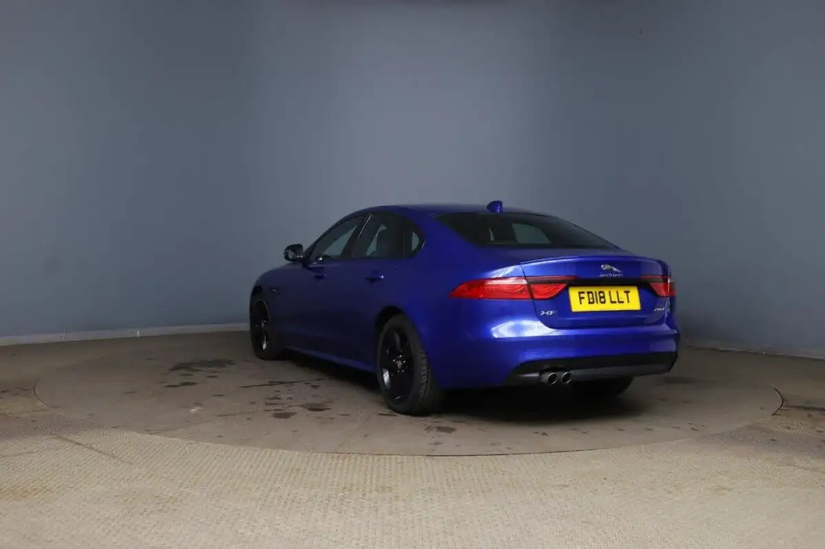 2018-jaguar-xf-20td-r-sport-180ps-saloon-4d-1999cc-auto-big-2