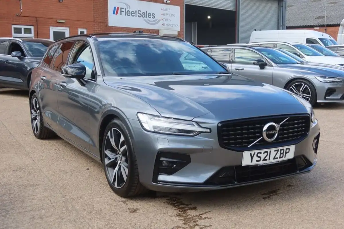 2021-volvo-v60-20-b3-r-design-160bhp-big-11