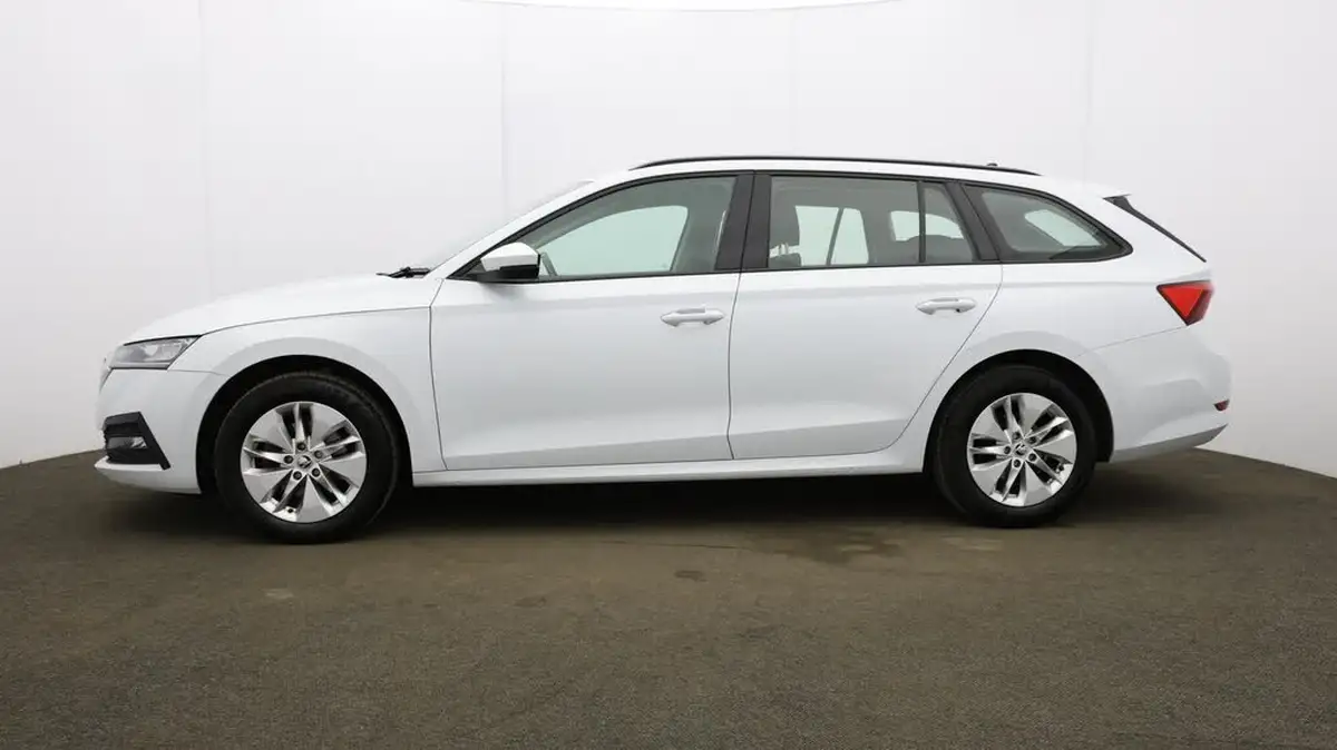 2022-skoda-octavia-10-tsi-se-technology-110ps-estate-big-64