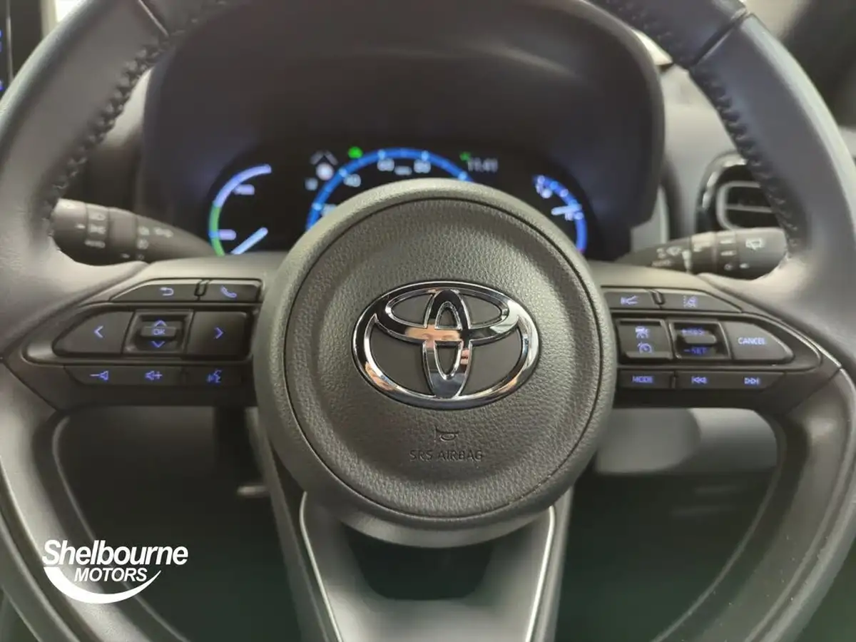 2023-toyota-yaris-cross-15-vvt-i-design-big-14