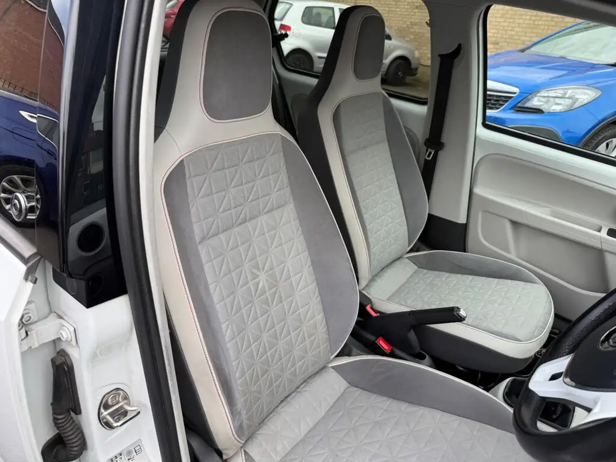 2018-volkswagen-up-10-up-beats-60ps-5d-big-15