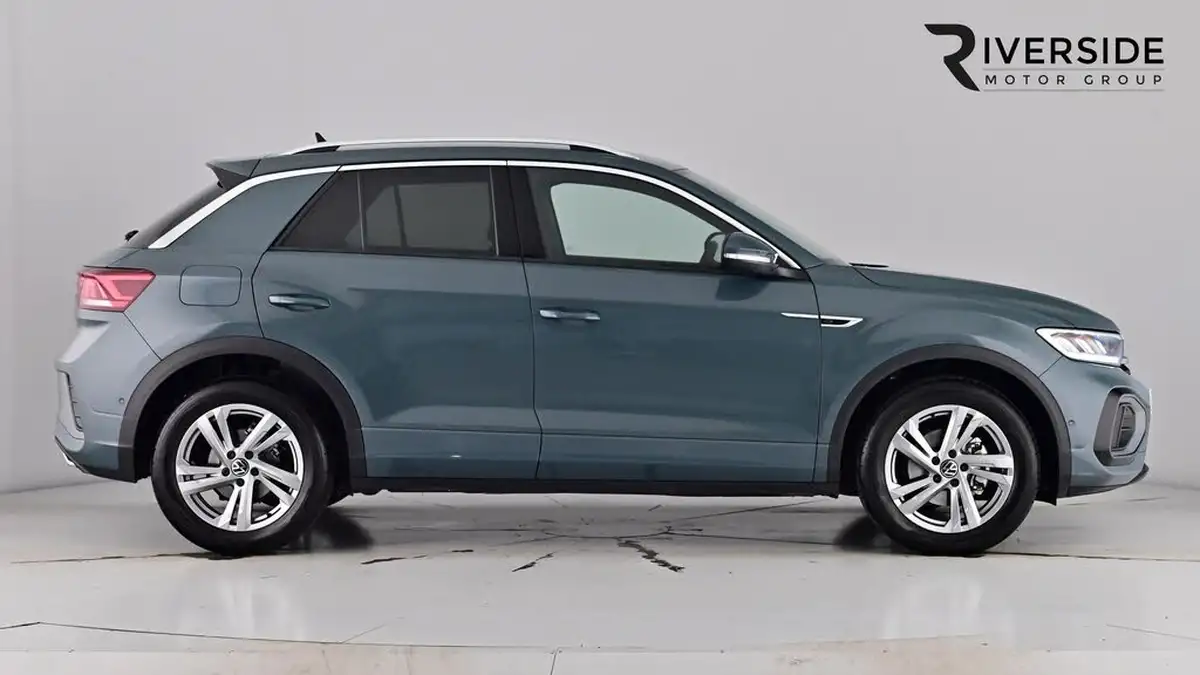 2025-volkswagen-t-roc-15-tsi-r-line-hatchback-5d-dsg-big-2