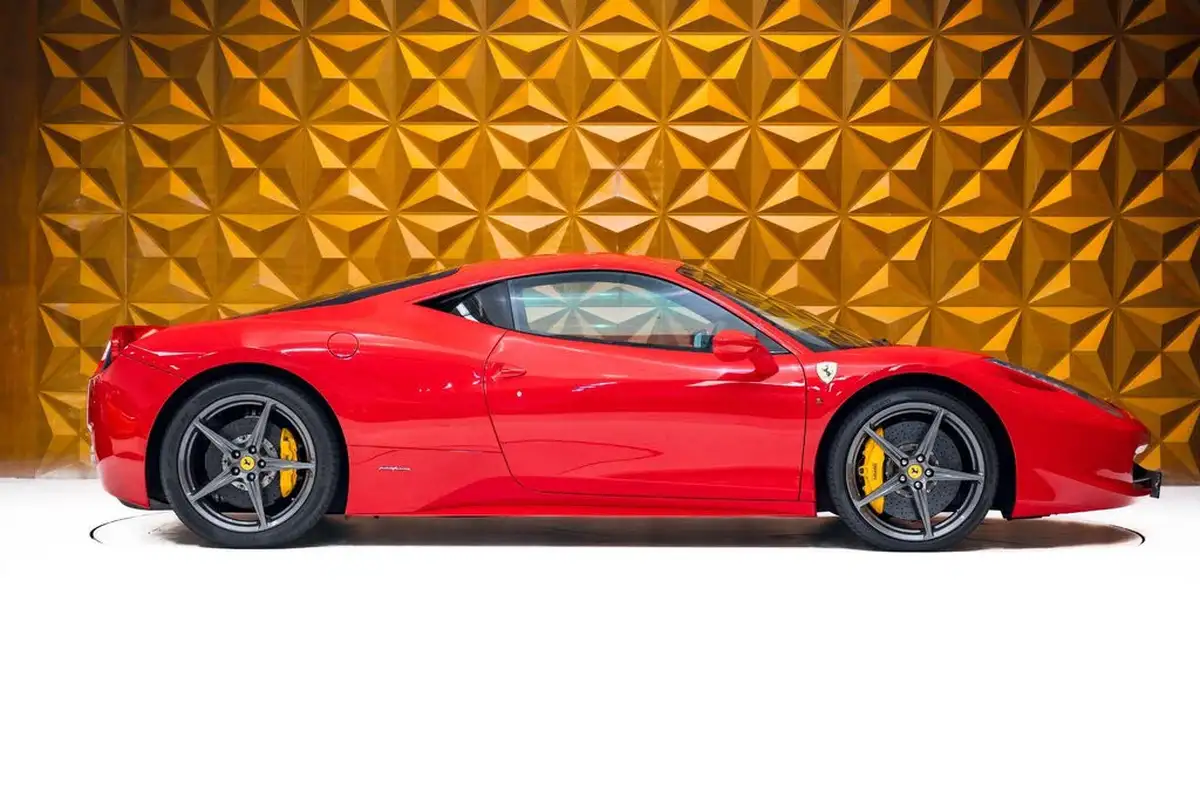 2012-ferrari-458-45-italia-big-8