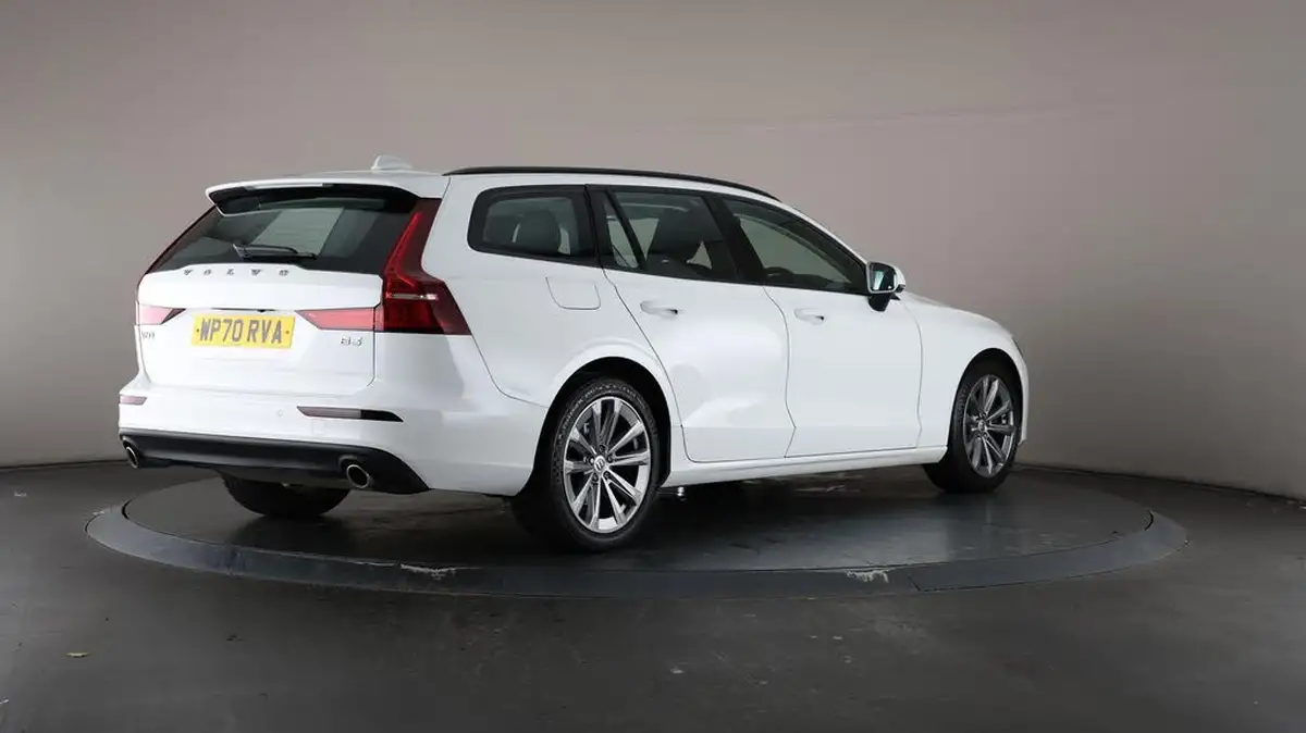 2020-volvo-v60-20-b3-momentum-big-68
