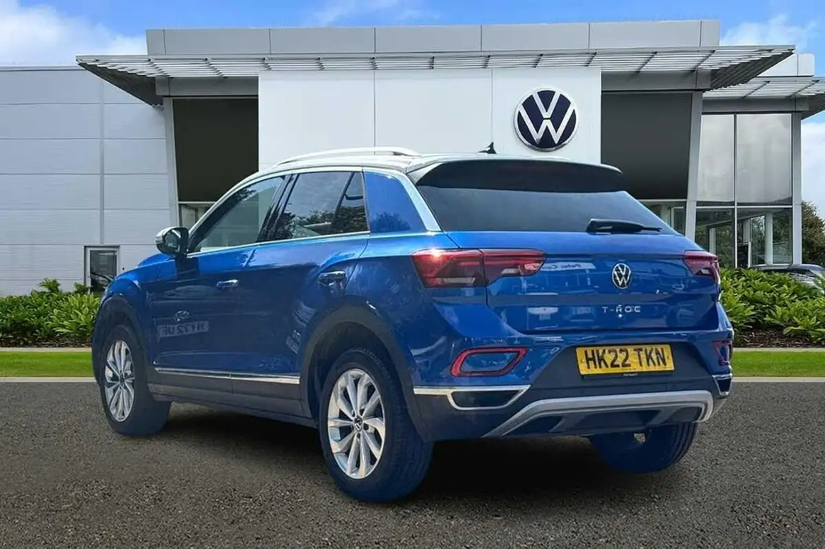 2022-volkswagen-t-roc-15-tsi-style-hatchback-5d-big-2