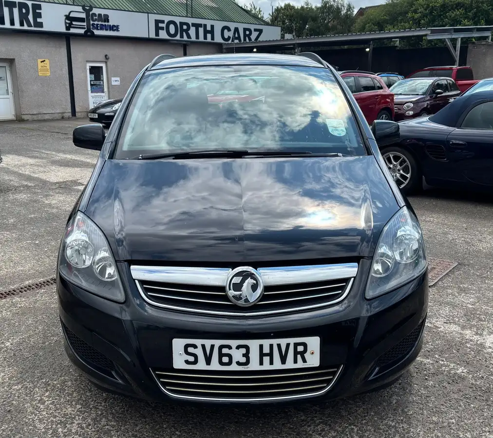 2013-vauxhall-zafira-16-exclusiv-big-1