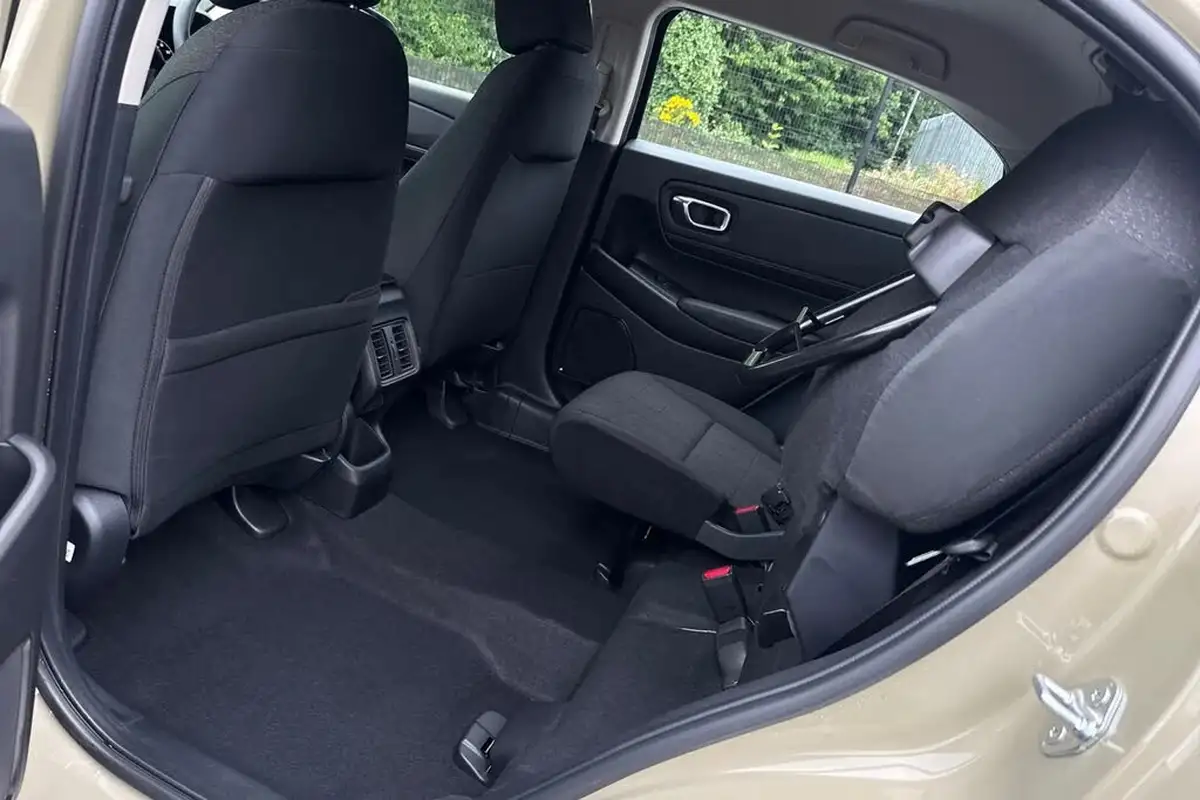 2023-honda-hr-v-15-i-mmd-elegance-big-34