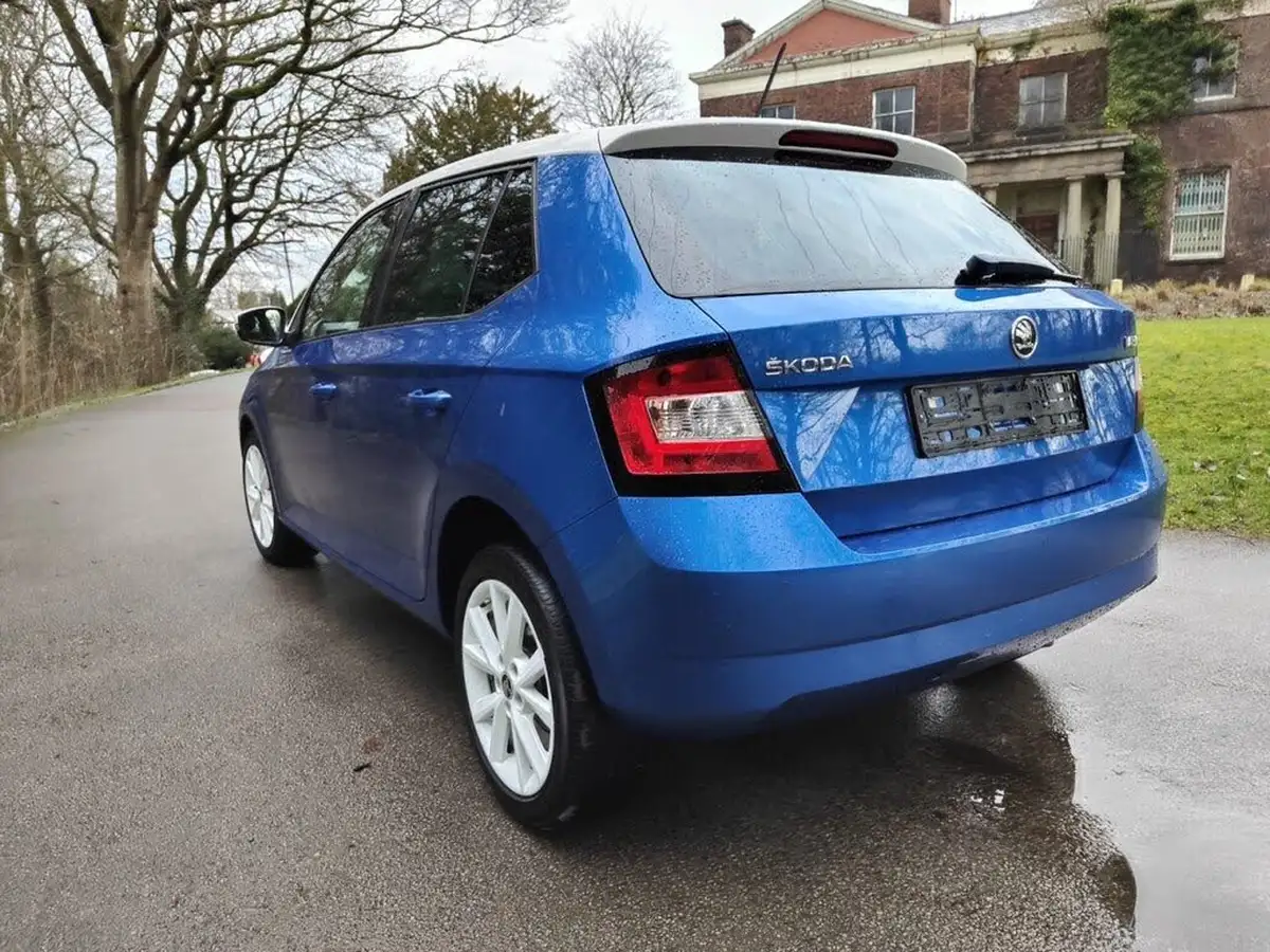 2016-skoda-fabia-12-tsi-colour-edition-big-4