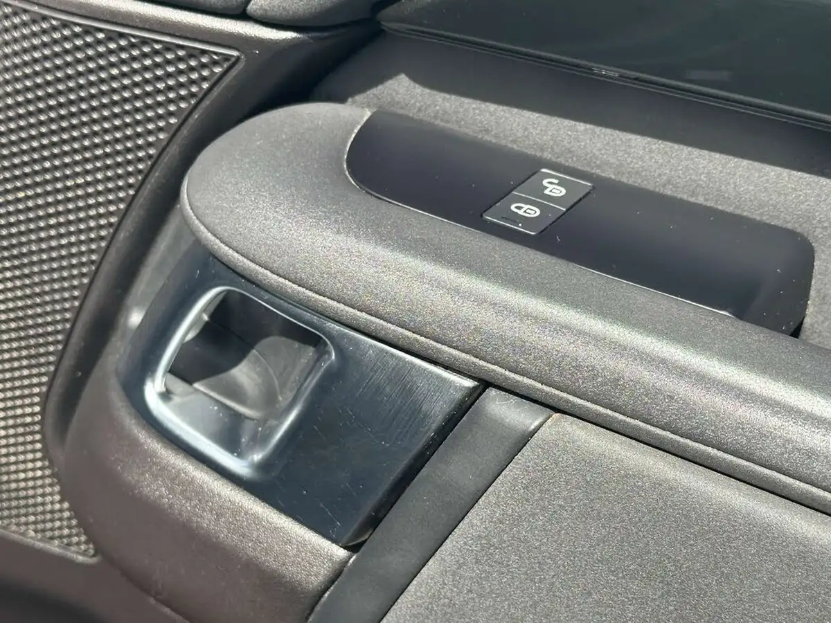 2018-land-rover-discovery-20sd4-se-240ps-awd-station-wagon-5d-auto-big-41