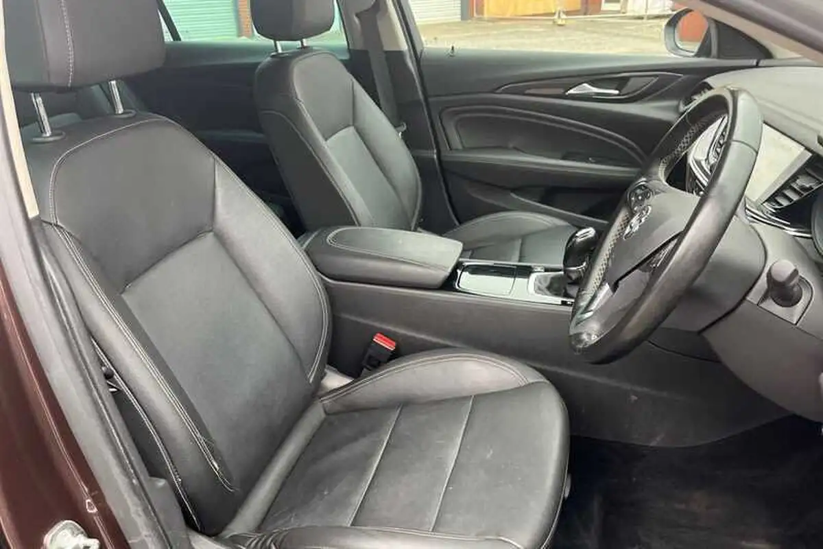 2017-vauxhall-insignia-sports-tourer-20td-elite-nav-ss-big-22
