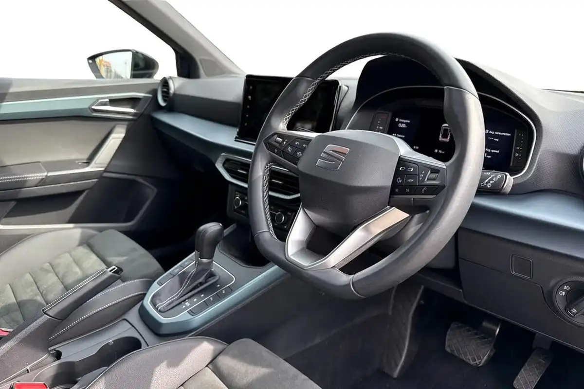 2025-seat-arona-10-tsi-xperience-lux-dsg-big-12