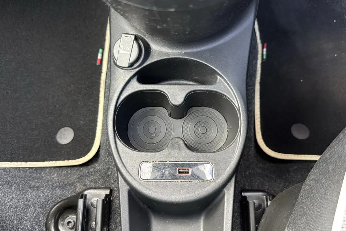 2018-fiat-500-12-lounge-big-22