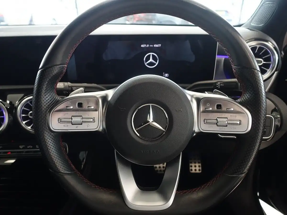 2019-mercedes-benz-a-class-20-a220-amg-line-premium-hatchback-5d-big-20