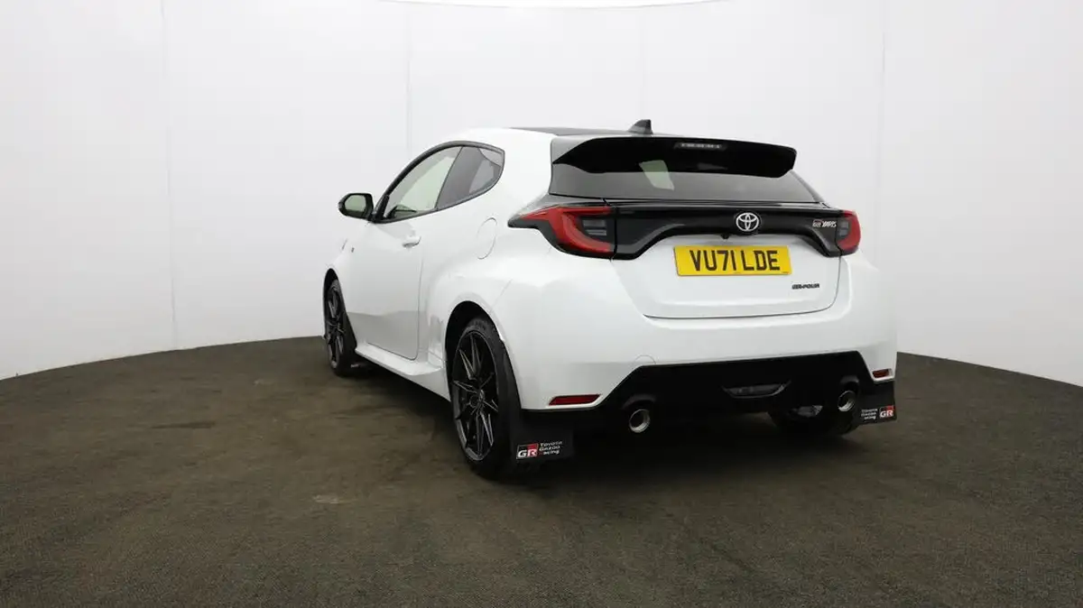 2021-toyota-yaris-16-gr-circuit-pack-big-11