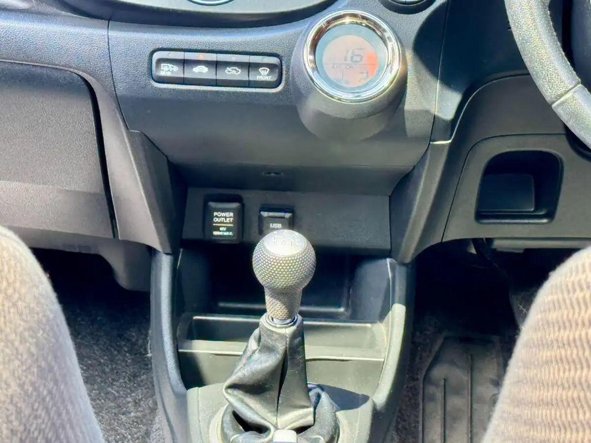 2014-honda-jazz-14-ex-big-13