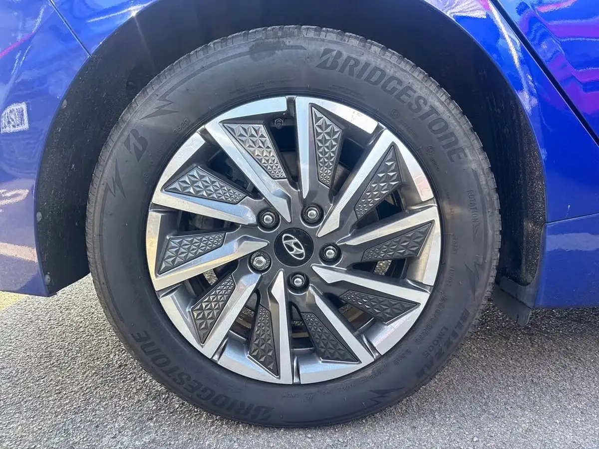 2021-hyundai-ioniq-e-premium-se-electric-100kw-big-16