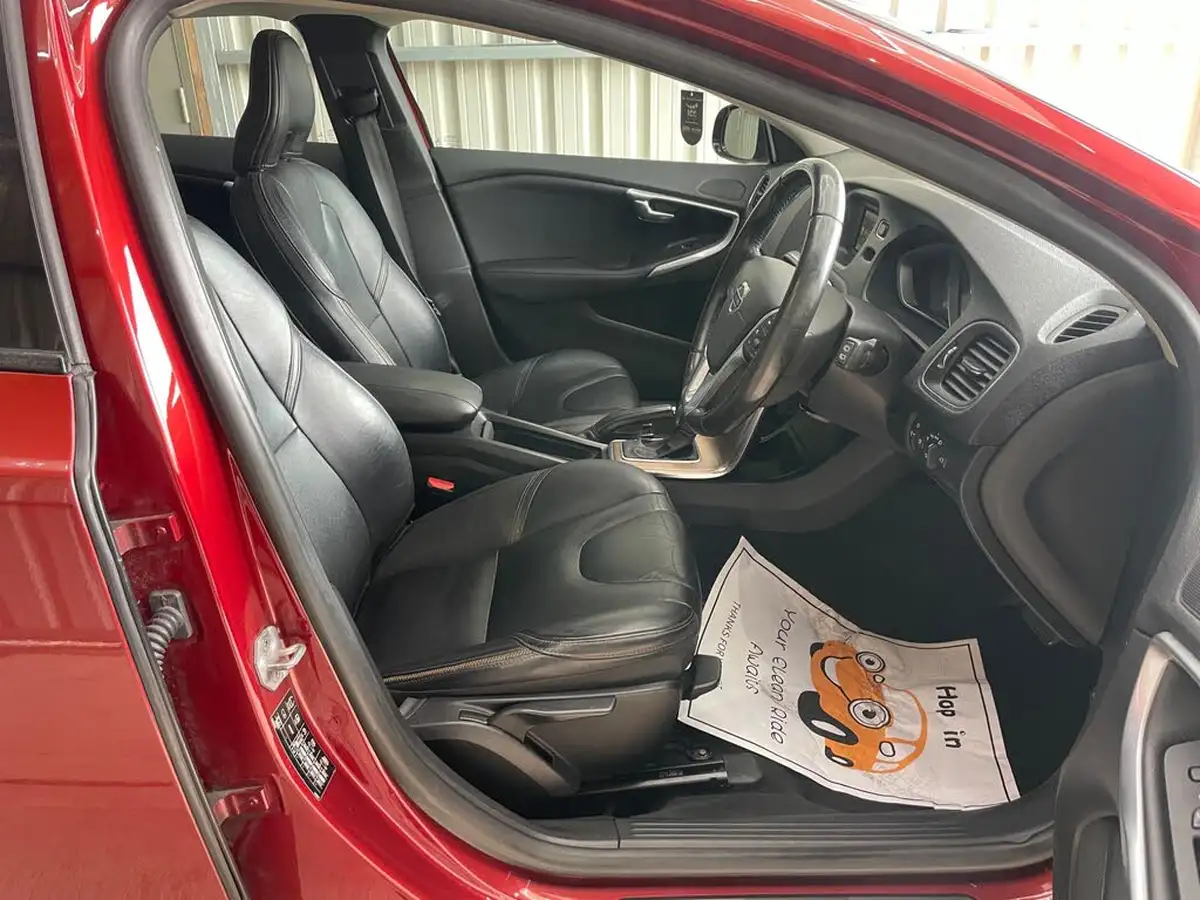 2015-volvo-v40-16td-d2-cross-country-lux-powershift-big-22