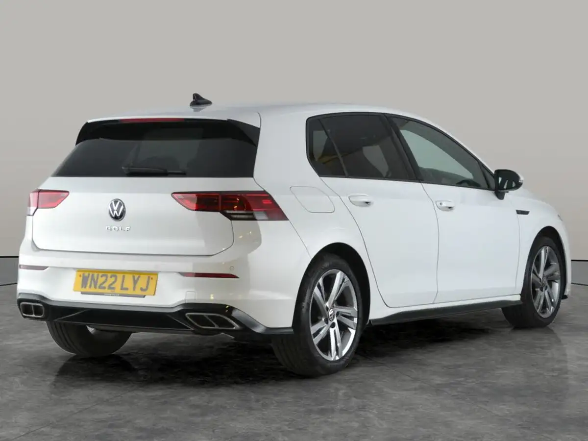 2022-volkswagen-golf-15-tsi-r-line-150ps-hatchback-big-11