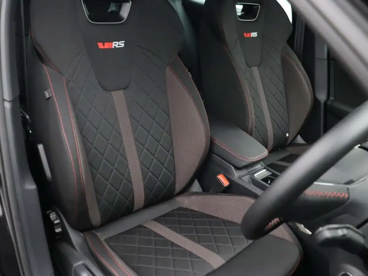 2023-skoda-octavia-20-tsi-vrs-estate-big-8