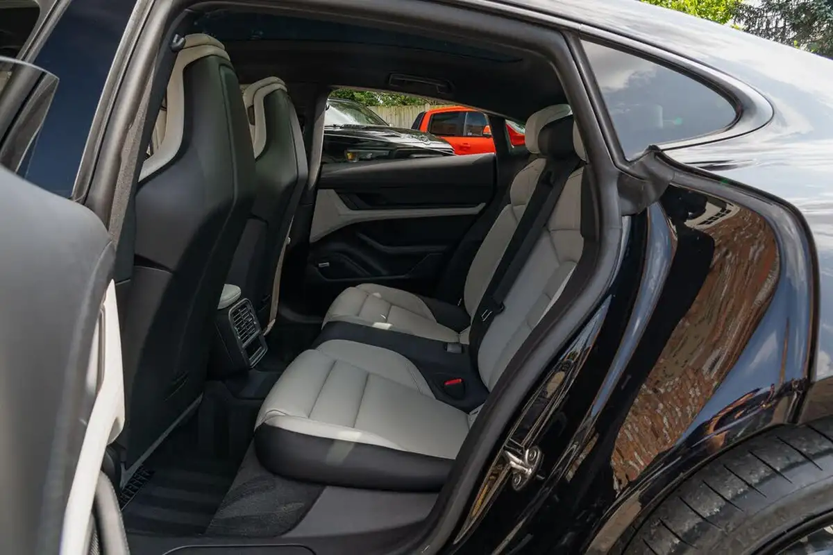 2021-porsche-taycan-e-base-476ps-performance-battery-plus-big-29