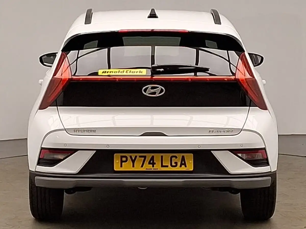 2025-hyundai-bayon-10-t-gdi-premium-100ps-two-tone-roof-big-12