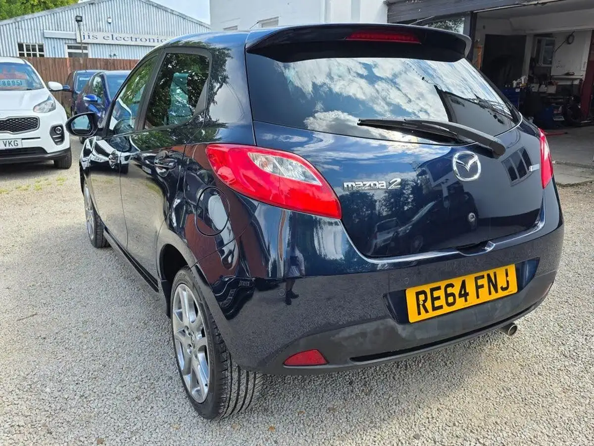 2014-mazda-mazda2-13-sport-venture-big-3