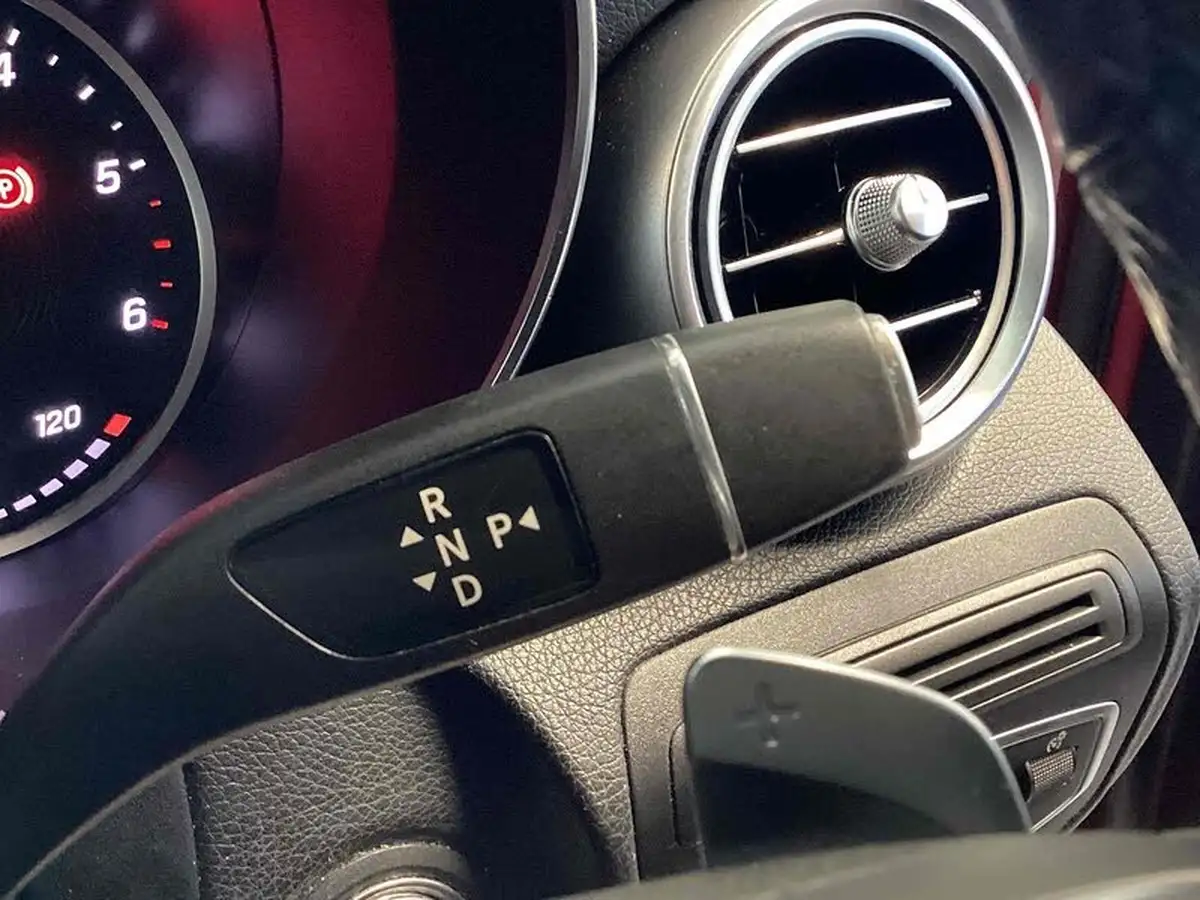 2021-mercedes-benz-glc-class-20d-glc220d-amg-line-station-wagon-5d-1950cc-4matic-plus-big-18