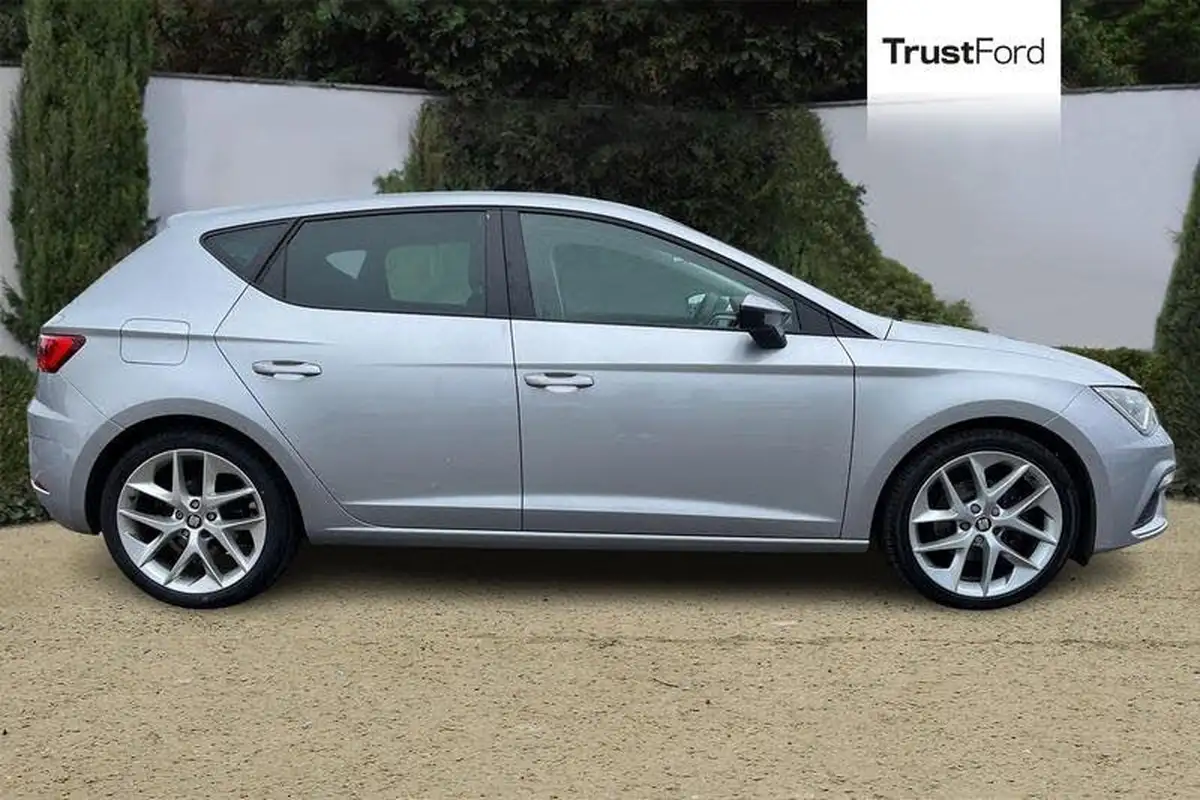 2018-seat-leon-14-tsi-fr-technology-hatchback-5d-big-2