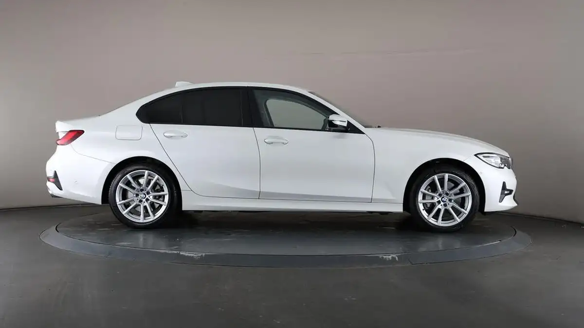 2021-bmw-3-series-20-330e-sport-pro-saloon-4d-big-61