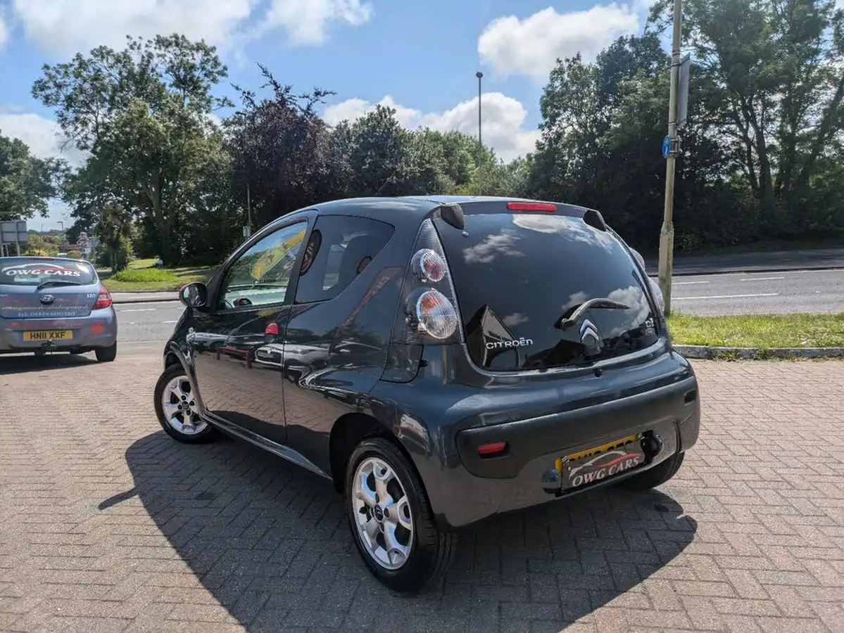 2013-citroen-c1-10-connexion-5d-big-3