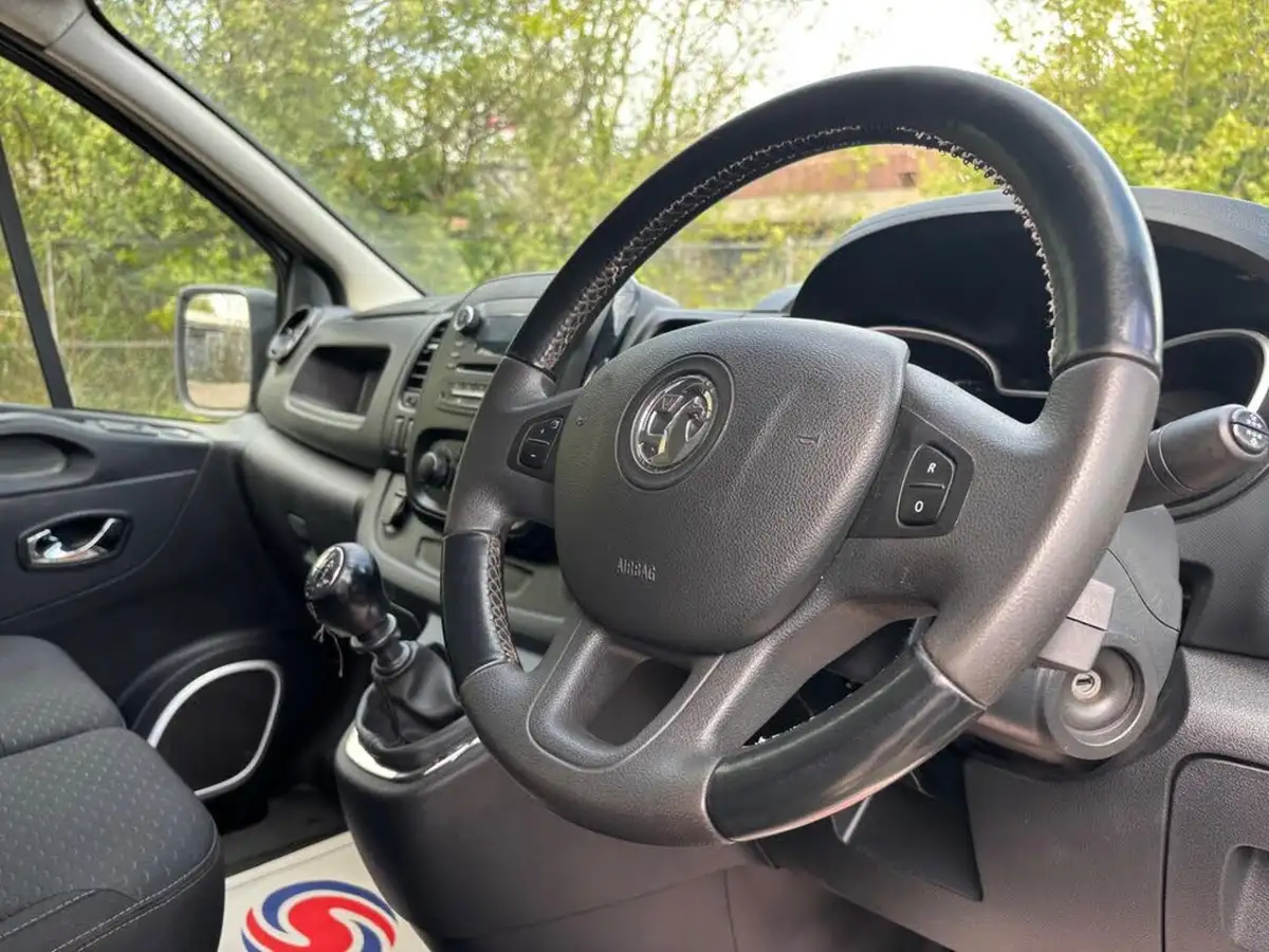 2018-vauxhall-vivaro-16cdti-sportive-2900-l2h1-125pseu6-biturbo-ss-ecotec-panel-big-30