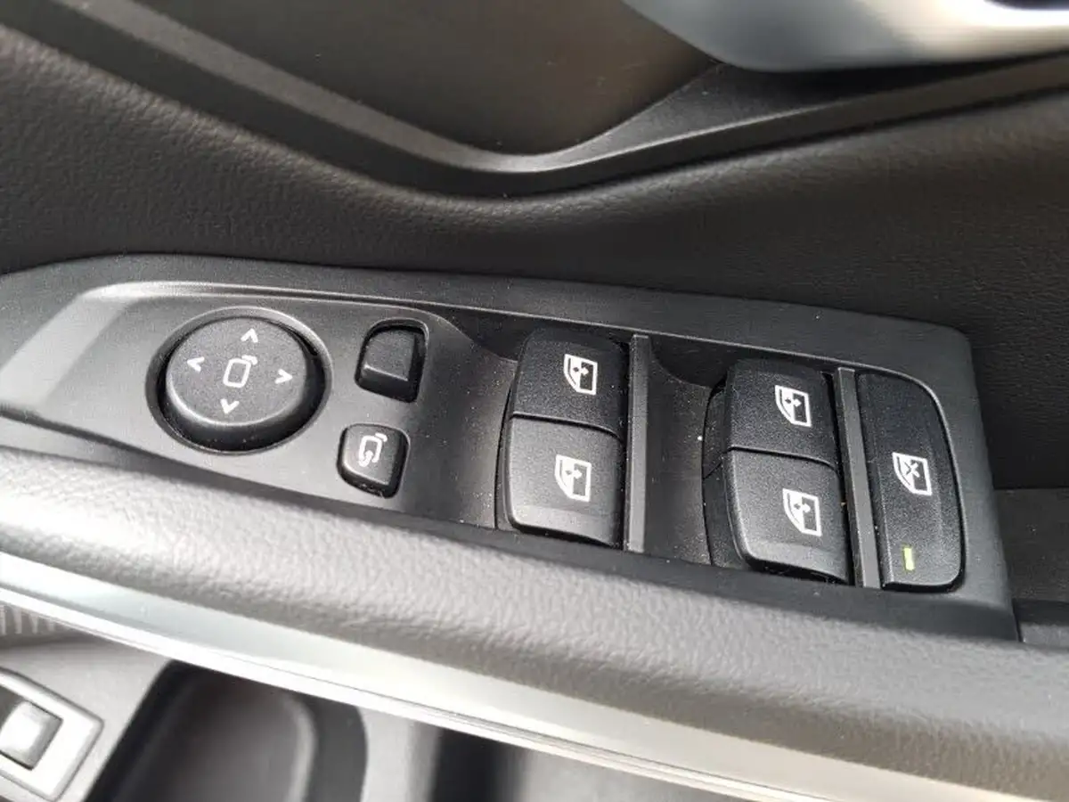 2024-bmw-3-series-20-320i-m-sport-touring-5d-big-12