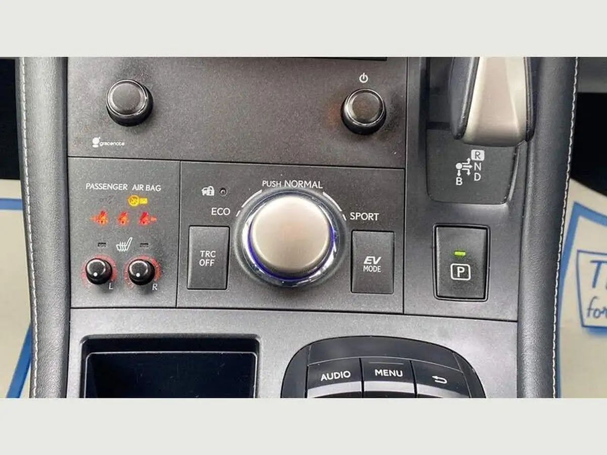 2014-lexus-ct-200h-18-advance-big-30