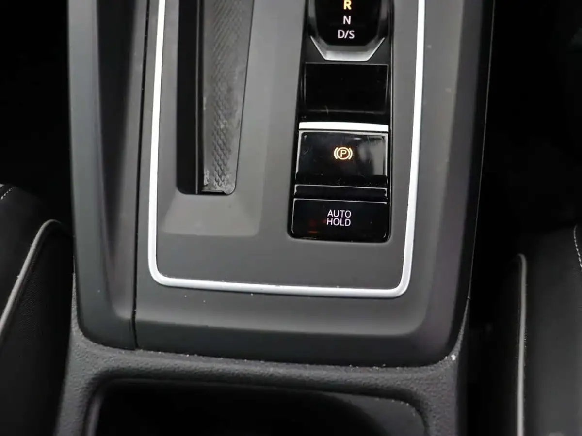 2021-volkswagen-golf-15-etsi-r-line-150ps-hatchback-big-30