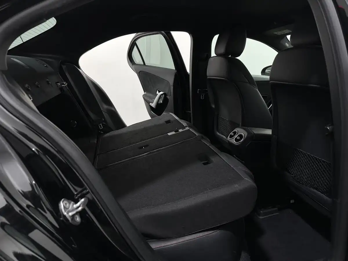 2019-mercedes-benz-a-class-13-a200-amg-line-saloon-4d-big-41