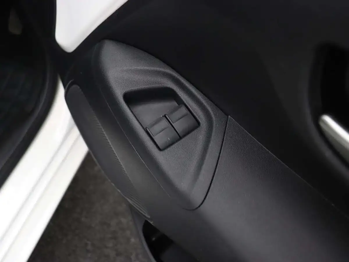 2020-toyota-aygo-10-vvt-i-x-play-tss-x-shift-big-22