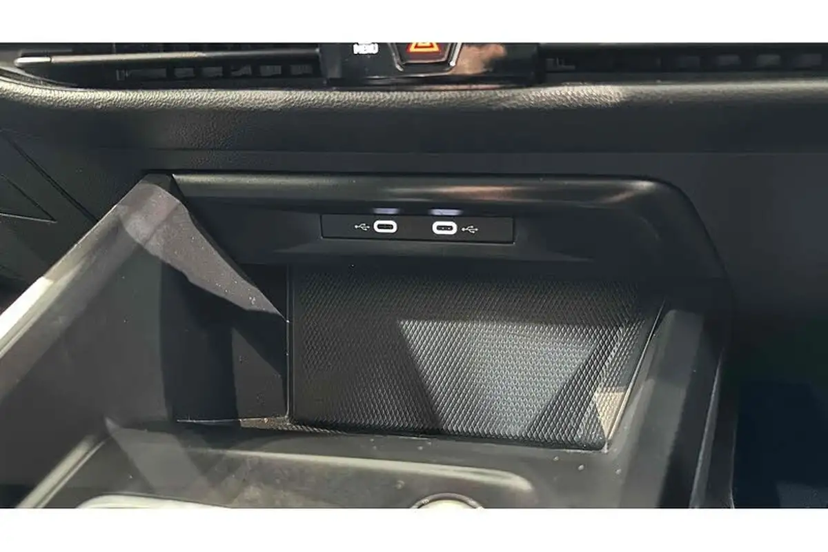 2022-volkswagen-golf-20tdi-life-hatchback-big-46
